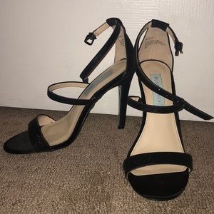 BETSEY JOHNSON BLACK HEELS
